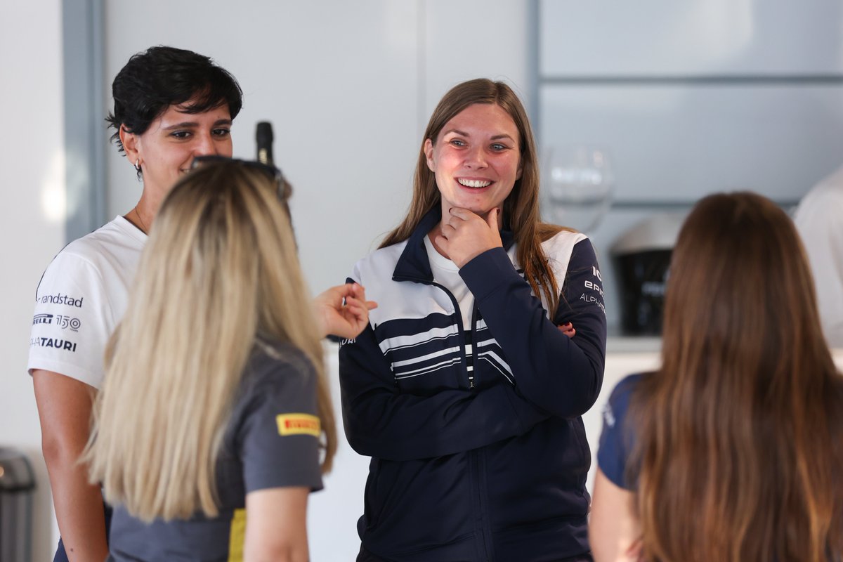 fia's tweet photo. The FIA Women in Motorsport Commission held its second networking event of 2022 at the @F1 #ItalianGP, on 8th September, as part of its mission to actively promote the participation of women in all areas of the sport. 

Full story 👉https://t.co/YOjy0aL9eV

#womeninmotorsport https://t.co/DSMb9rYoaf
