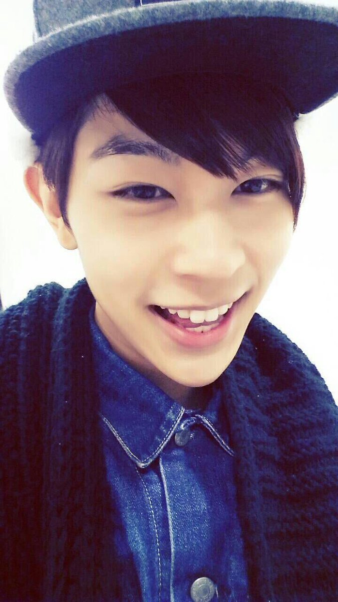 1chika_official's tweet photo. Came across this picture while looking through my photo album. I used to be a baby...but I’m all grown up ain't I? ( I mean I hope hehe) https://t.co/Aq32Xk4mlh