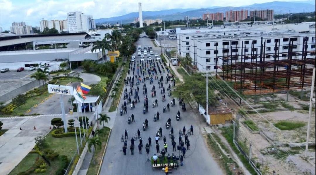 CentinelasD122's tweet photo. #12Sep|| #LaPazNosUne 📢 Desde la Pquia. Guerrera Ana Soto, se desplegó nuestra
.@GnbGaranteDePaz y OSC en dispositivo de seguridad, para el resguardo y tranquilidad del pueblo larense. 🚔
#D122
#CentinelasGarantesDePaz
#YoSoyFANB https://t.co/MLHRv2XcOs