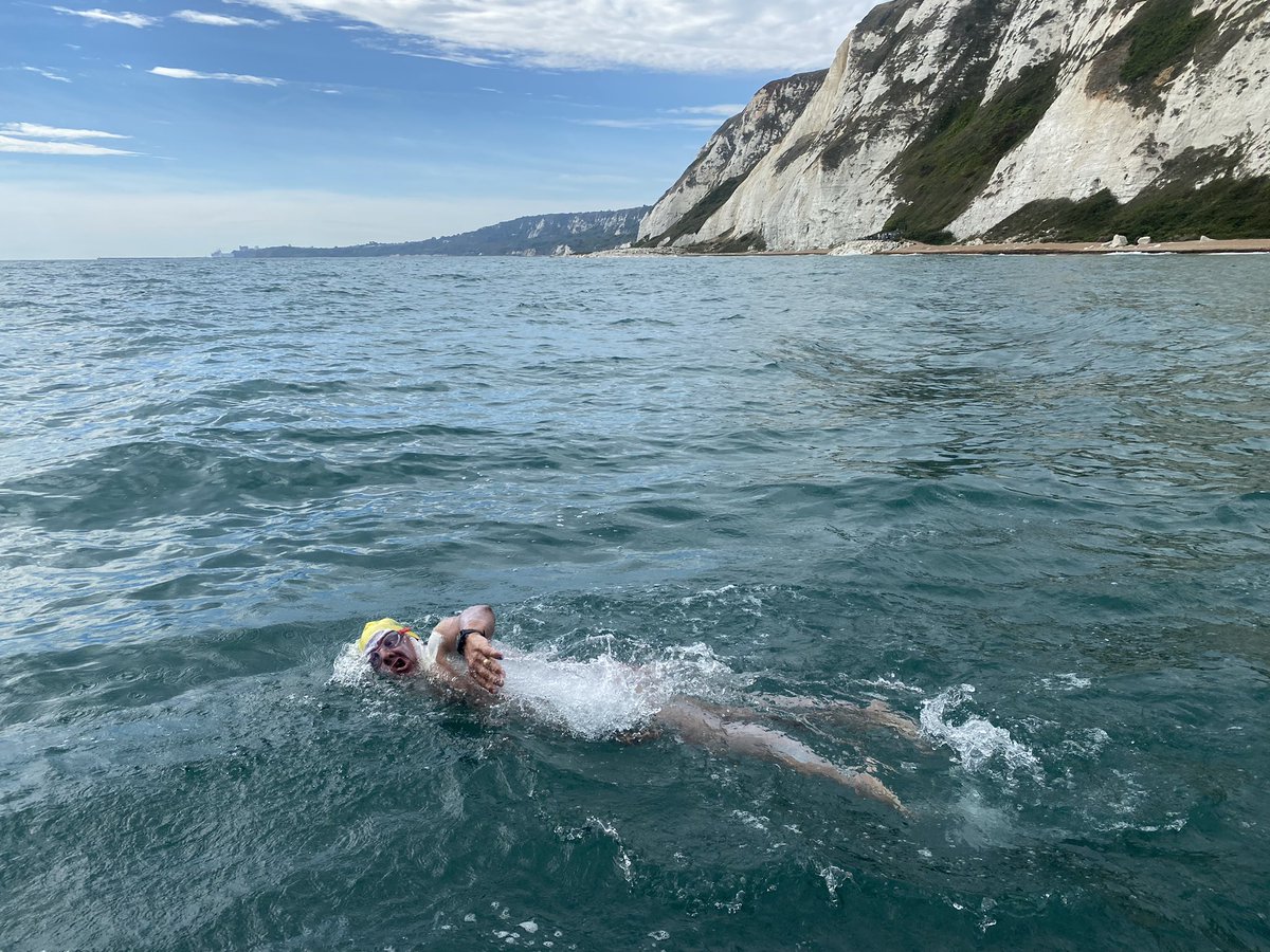 Phil Edwards has just started his attempt to swim the English Channel from Samphire Hoe alongside Louise Jane (tracker: channelswimmingassociation.com/pilots/louise-…) <a href="/CSAswimmers/">Channel Swimming Association</a> <a href="/RedTopSwim/">RedTopSwim</a> <a href="/multisportnut/">Multisport Nutrition</a>
