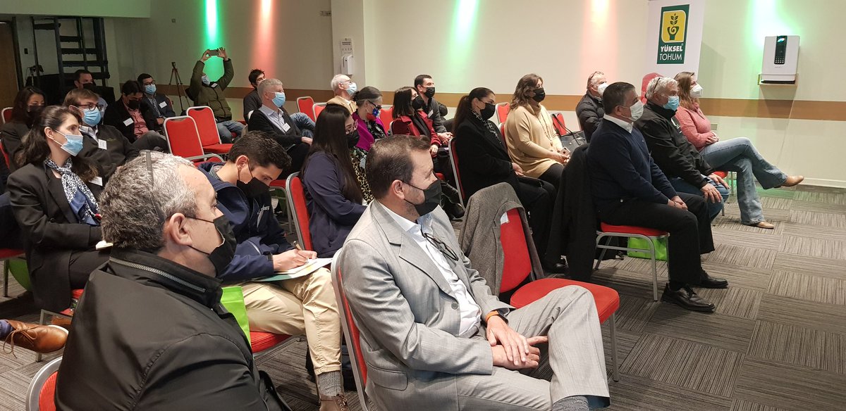 IICAChile's tweet photo. Ahora en @fundacionchile invitados a reflexionar sobre la Agricultura y Chile por #Plantec en una mirada a mediano y largo plazo en el Marco de proceso constitucional en el país, junto a Agustín Squella, el historiador Francisco Vidal y @ChiribogaHernan represent. @IICAChile https://t.co/XMl5nalUzh
