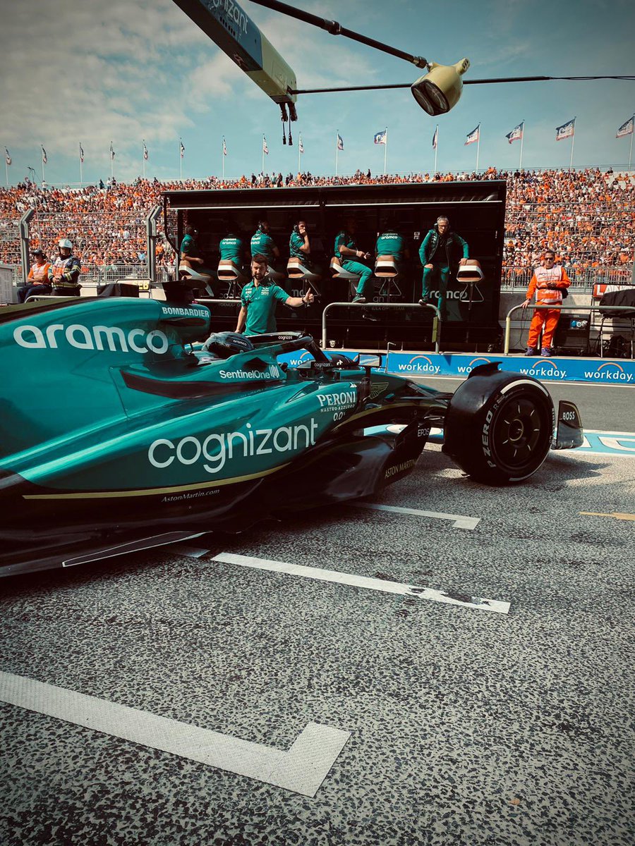 AstonMartinBra's tweet photo. 18 de novembro, às 7h. GP de Abu Dhabi, circuito de Yas Marina.
O brasileiro campeão da Fórmula 2 vai estreiar em um carro de F1 com a Aston Martin. https://t.co/HHcJNzRxLL