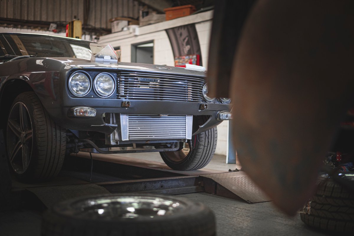 Can't beat a Jensen Interceptor 😍 #blurredlinesphotography #jensen #jenseninterceptor #ls #sttpracing #chevy #boostedlsswap #precisionturbo