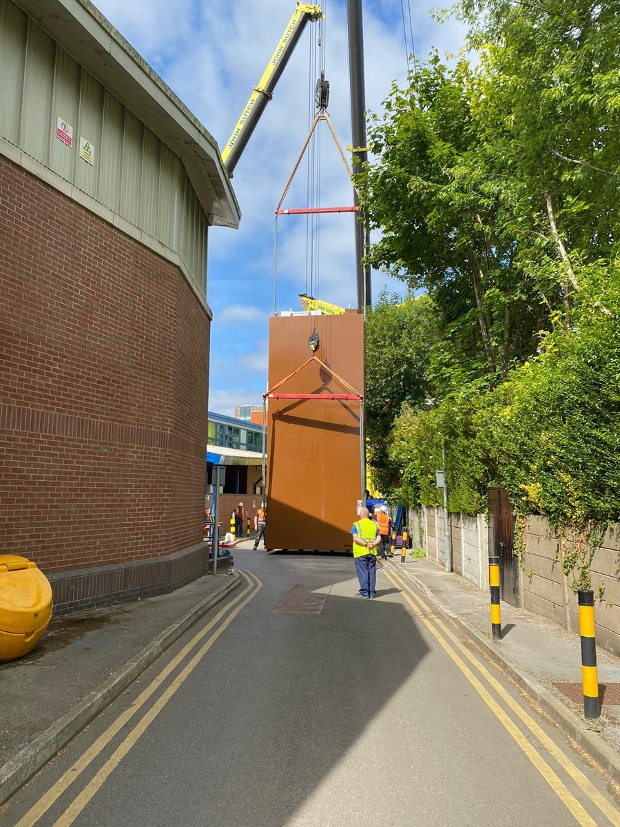 pims_solutions's tweet photo. A big crane lift taking place in Manchester, the first of two vertical, bunded oil tanks being lifted into position.
#oiltank #crane #planning https://t.co/PD1qXIvOkf