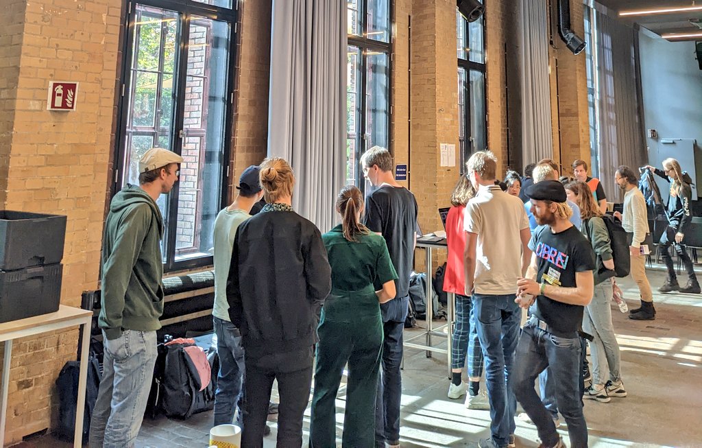 ZarahBruhn's tweet photo. Transfer von #socialinnovation at its best! Mit dem Prototype Fund fördern wir beim @BMBF_Bund flexibel&amp; unbürokratisch  #opensource Innovationen von Programmierer:innen. >100 Projekte seit 2020 von Idee zu Prototyp, zB. Lösungen für inklusive Sprache/Bildung/Partizipation uvm! https://t.co/Z2j8ENkdai