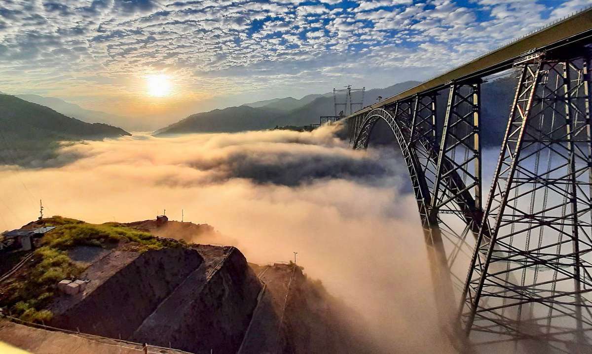 JyotiBougal's tweet photo. Majestic view of World's Highest Rail Bridge in Reasi of #Jammu https://t.co/6MS7dxSeza