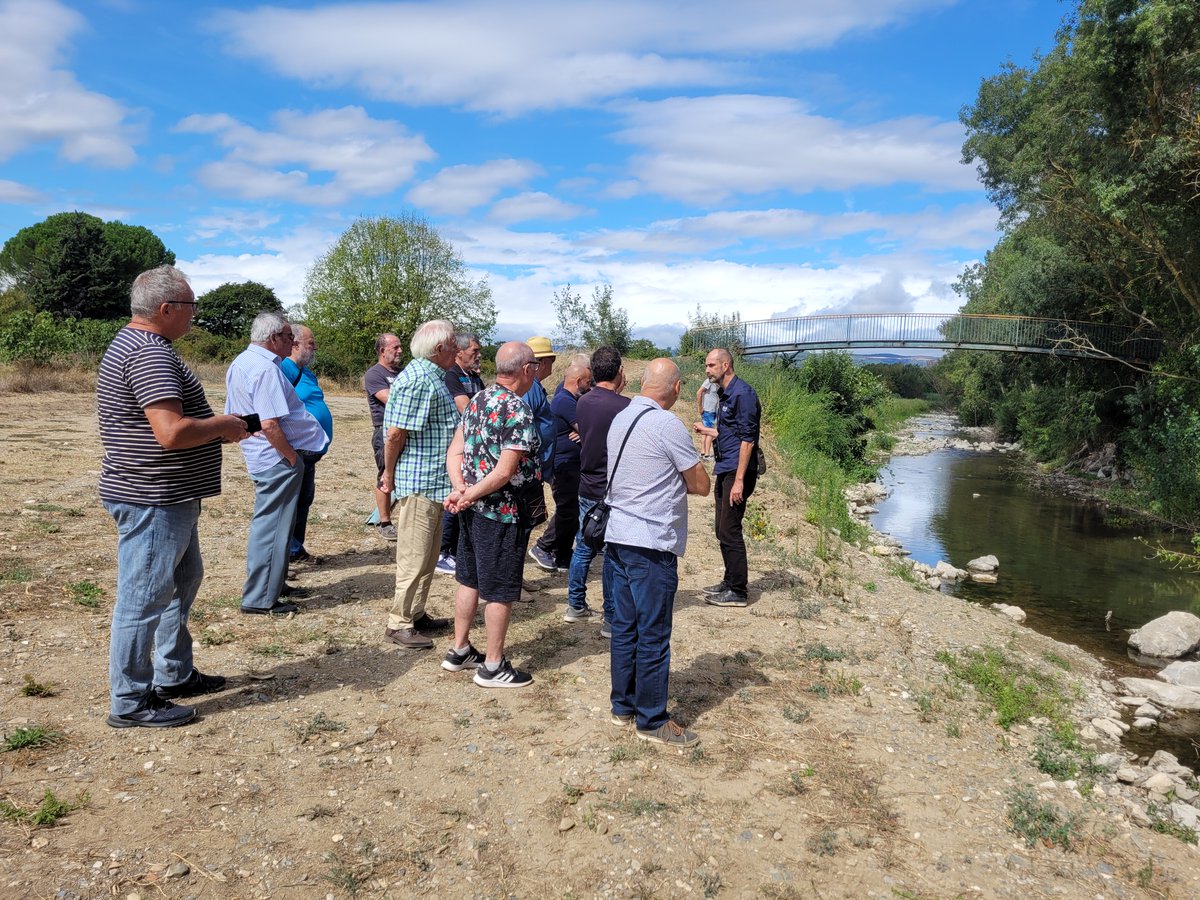 smmar_aude's tweet photo. #FORMATION | La semaine dernière, nous avons formé les bénévoles de la  Fédération de l'Aude pour la Pêche et la Protection du Milieu Aquatique &amp; les #AAPPMA au bon fonctionnement d'un cours d'eau : #hydromorphologie. Au programme de la journée : 💼 théorie &amp; 👀 visite de terrain https://t.co/3jY1CxFjEj