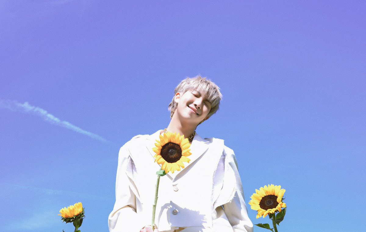 Hien__hoa's tweet photo. Happy birthday day~ Namjoon 🎂🎉
 @BTS_twt #NAMJOON
#HappyBirthdayNamjoon 
#NAMJOONDAY #HappyRMDay #HappyNamjoonDay #bts #방탄소년단 #아미 https://t.co/CGoKlGPTrK