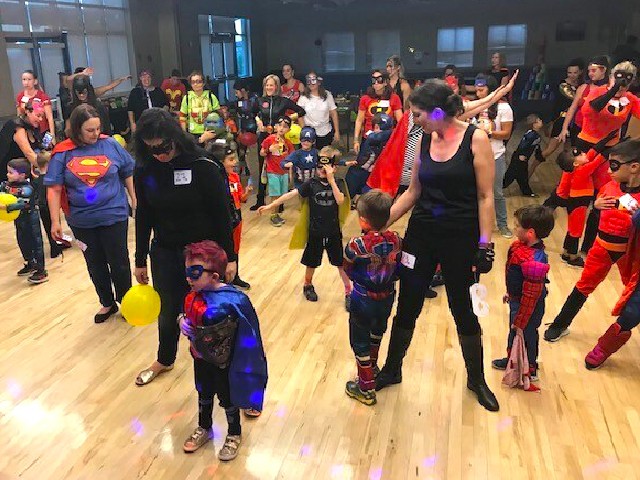 ssprd's tweet photo. #Superheroes assemble! ๐ฆธโโ๏ธ๐ฆธโโ๏ธ Our annual Superhero Party will take place at Lone Tree Rec Center on Fri., Sept. 23. This year boys and girls are all welcome with their favorite adult(s)! Learn more and but tickets at https://t.co/qq9ve1cHWB. #SuperheroParty #COFamilyFun #LoneTreeCO https://t.co/6DEpbkuodA