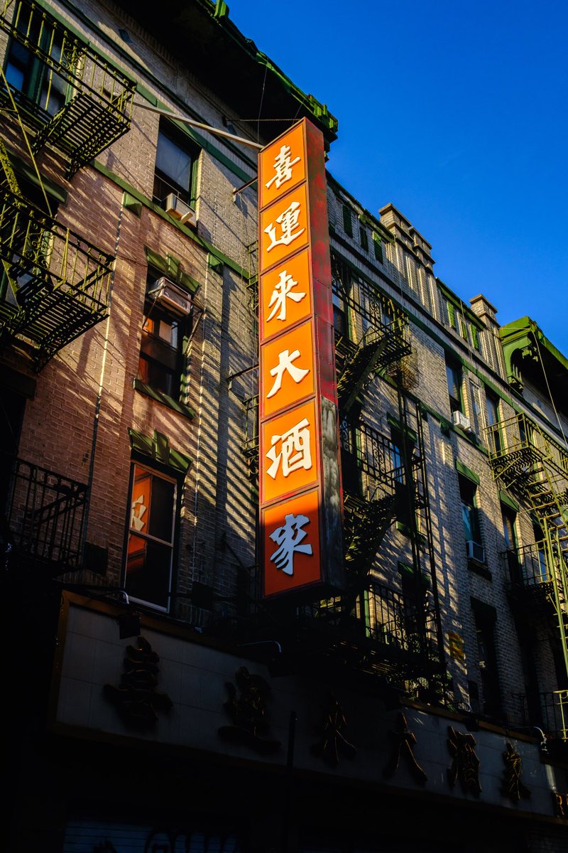 manolobrown's tweet photo. Chinatown NYC #streetphotography #newyorkcity https://t.co/gsreF0ABwO