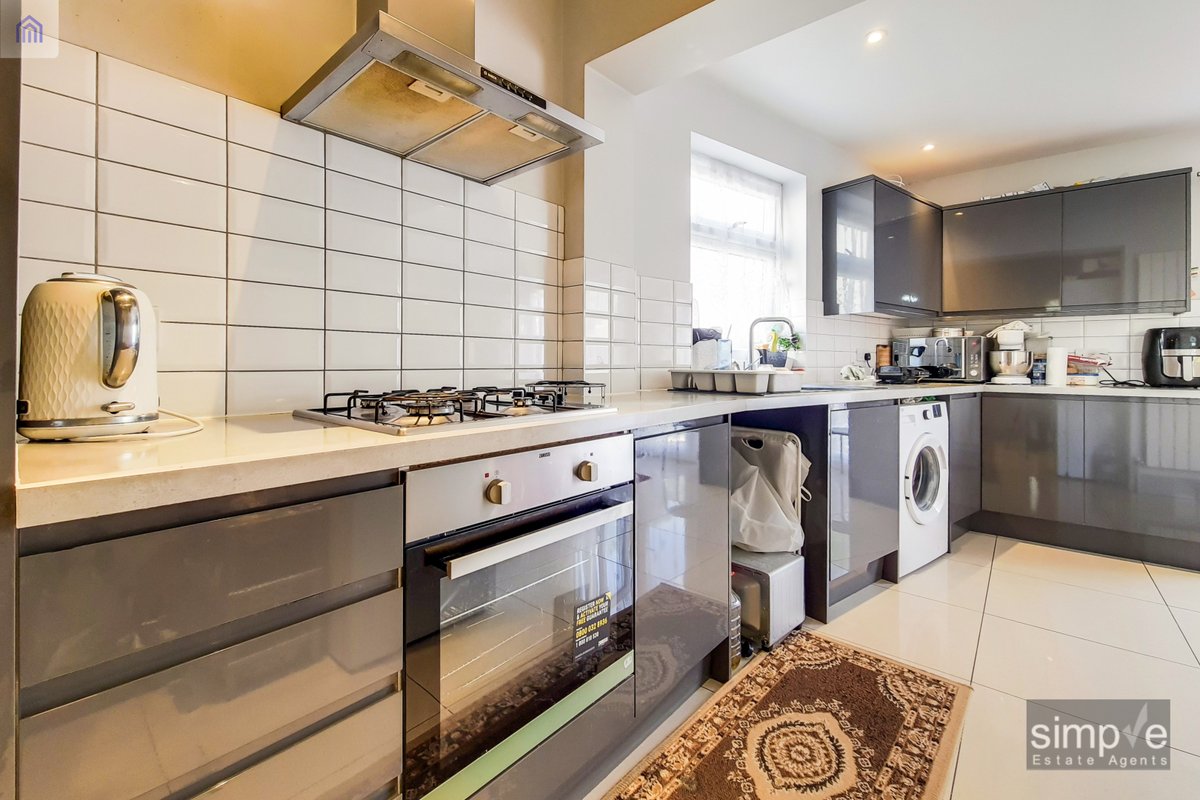 Simple Estate Agents tweet media