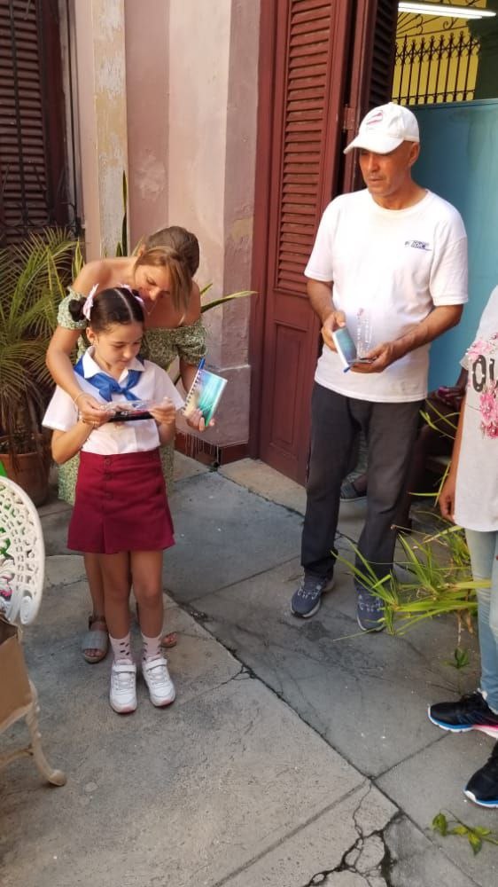 CIGET_Matanzas's tweet photo. Se reconoce en el #CigetMatanzas la generosidad y el altruismo de trabajadores y pioneros  durante los sucesos del pasado 5 de agosto en la provincia de #Matanzas
#CitmaMatanzas
@IDICT_Cuba 
@matanzas_citma https://t.co/IfsrnilUkJ