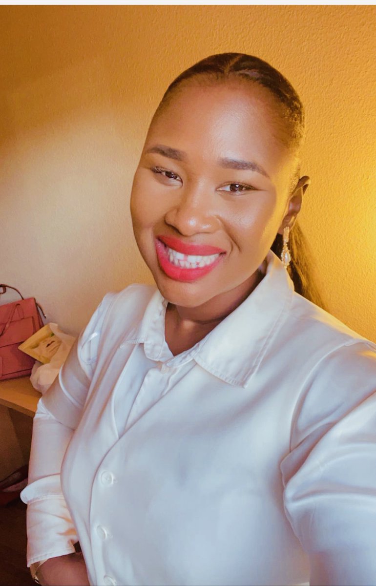 “La femme qui réussit est celle qui construit des fondations solides à partir des pierres qu’on lui a lancées”.

Excellent début de semaines toutes et à tous ! 

#AissataDiakité
___________
 #rolemodel #Leadership #Women_day #businesswoman
#bosslady #boss  #passion #agriculture