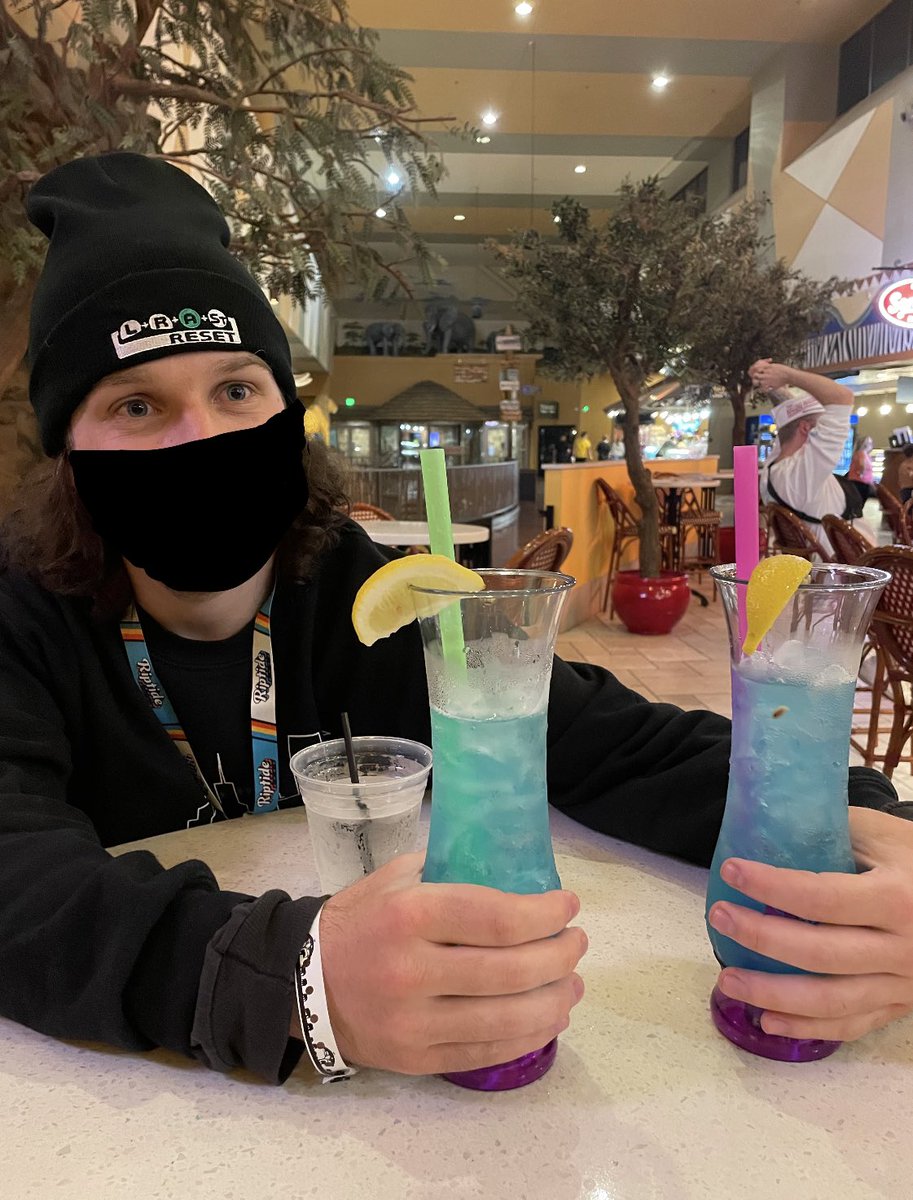 blummbo's tweet photo. that felt like a fever dream LOL
#Riptide2022 https://t.co/FxKGv8pK2Z