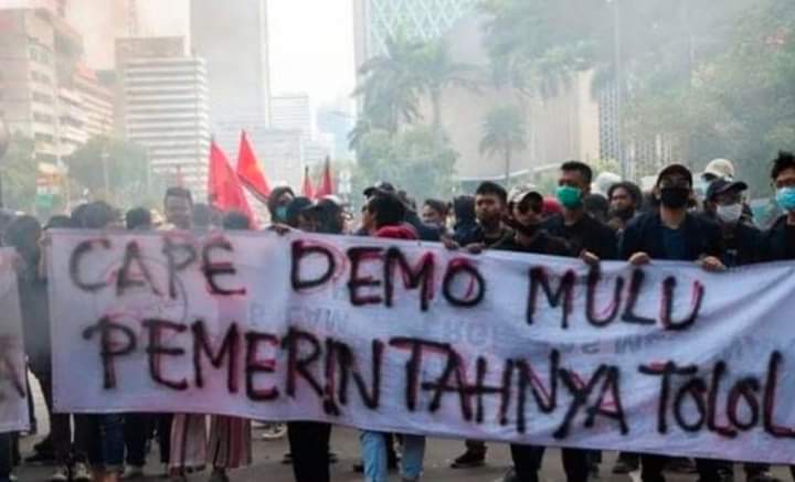 Arli_YK's tweet photo. DPR: Lu demo, gw party!! https://t.co/Sg5Dvw4E2h