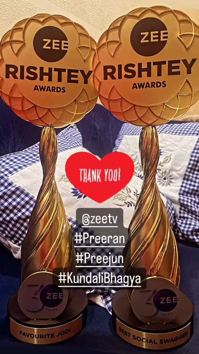 shraddhaxbliss's tweet photo. She didn't forgot #PreeRan fans!🥺♥️✨ 

#ShraddhaArya • #Saryans • #ZRA2022 • @AryaSmilesa https://t.co/pIdK4sFDtF