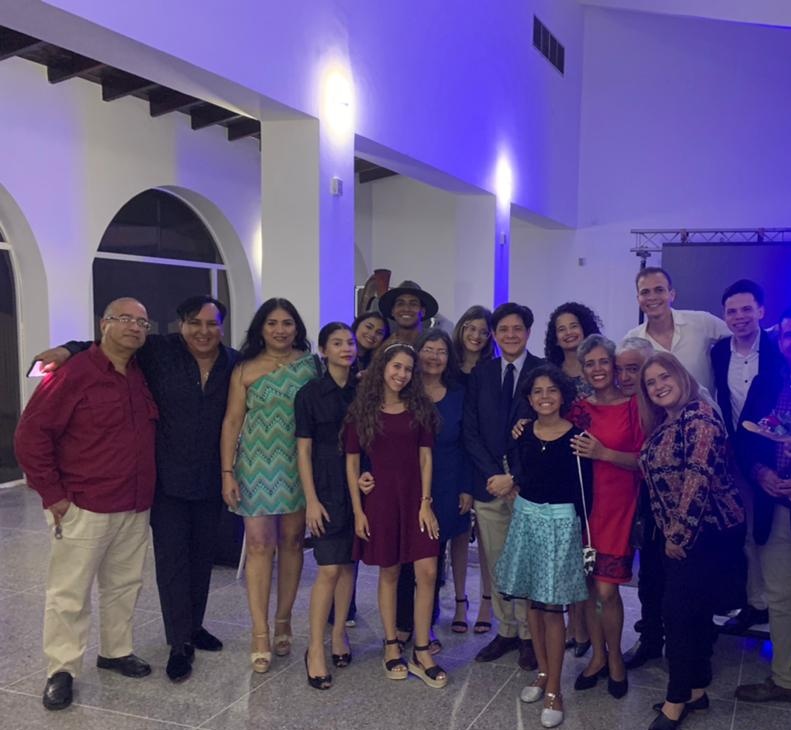 LopezCarlavi's tweet photo. El brindis de la traviata🎶💃🍷 regalo de la OFMA para el público de #Lecheria por su 16 Aniversario 🎂🥳🎶✨😇 #musica #ofma https://t.co/EsYzBPADqh