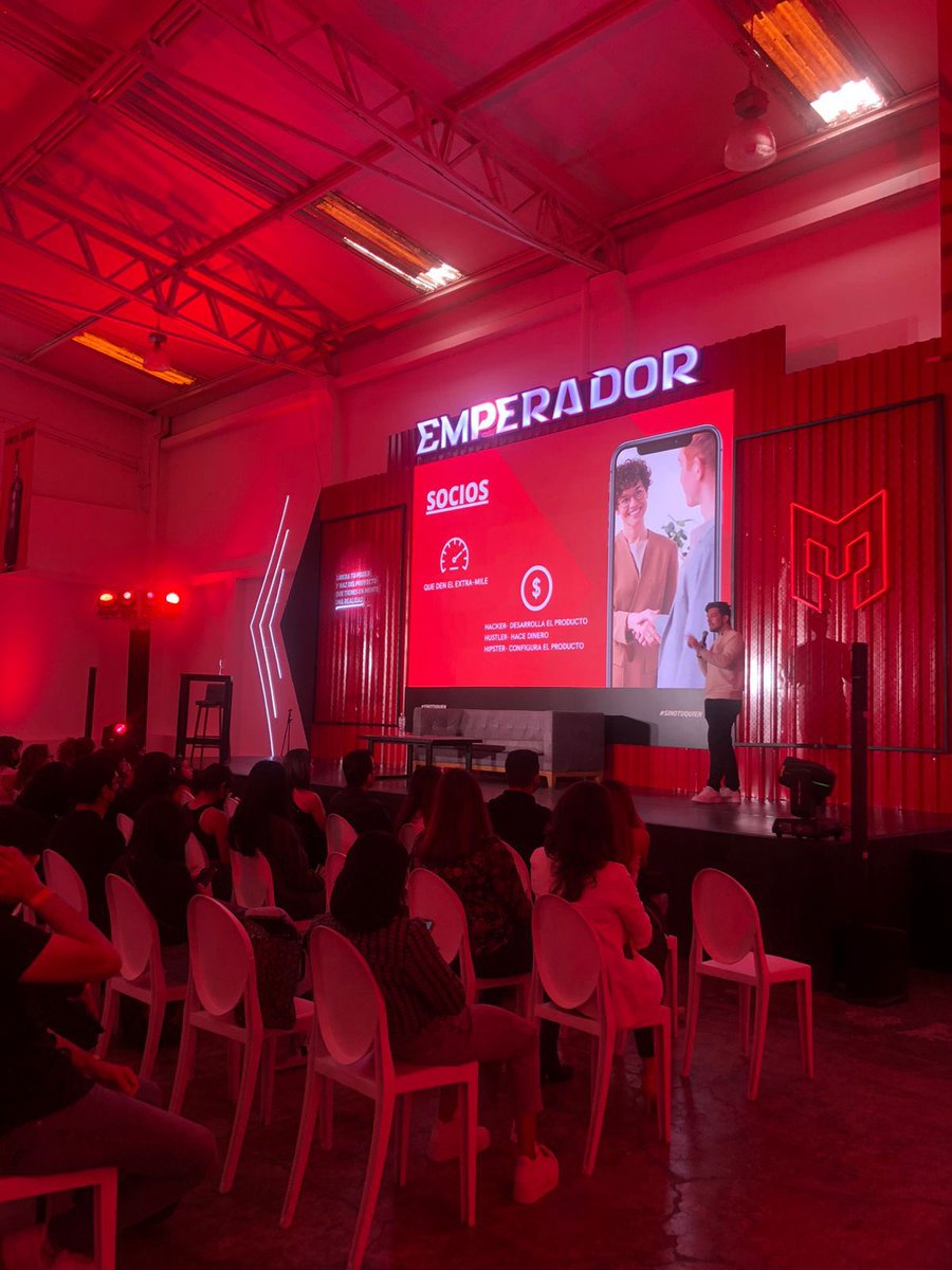 irrazonables_'s tweet photo. Contentísimas de la mega experiencia #Empoderador en el bootcamp del pasado sábado☄️ Gracias @Emperador_Mx por hacer realidad este proyecto✨ #SinoTúQuién para participar 🔥 Aplica en https://t.co/psrcRxkbyw https://t.co/FtzKjUakBT