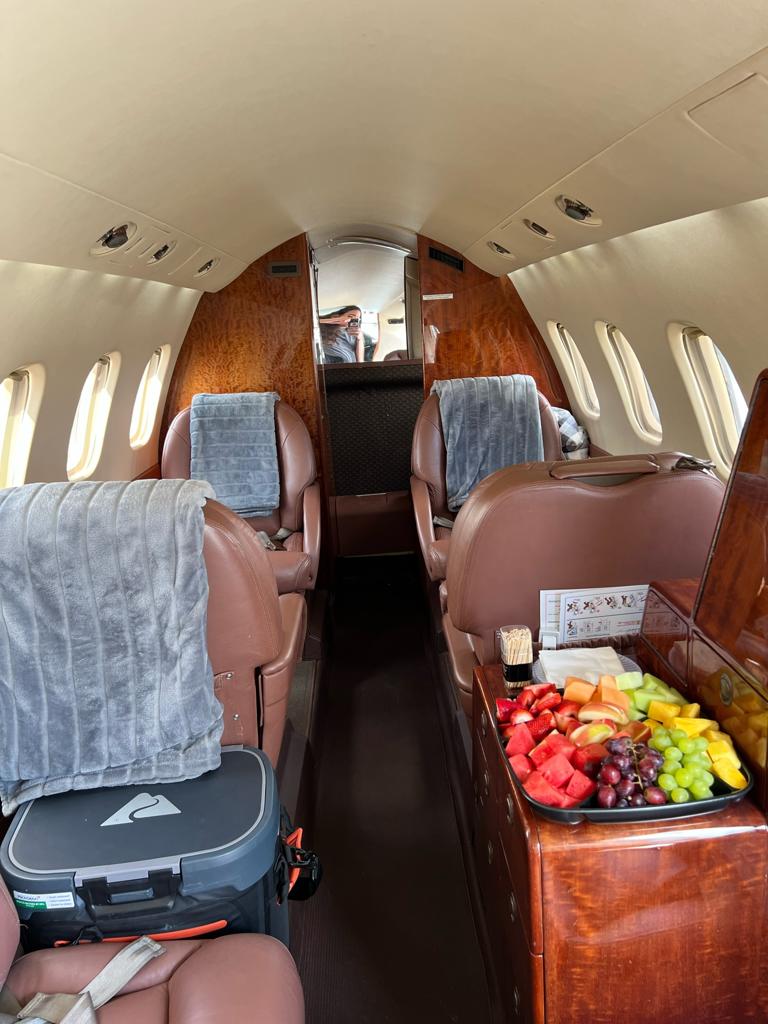 Jessica de ACS Miami est sur le terrain à West Palm Beach pour accueillir ses clients en route pour la Nouvelle Orleans à bord d’un Piaggio Avanti II !  fal.cn/3rMHT
#ACSMIA  #voyageprivé #aviation #voyagedeluxe #aviationprivée #jetprivé