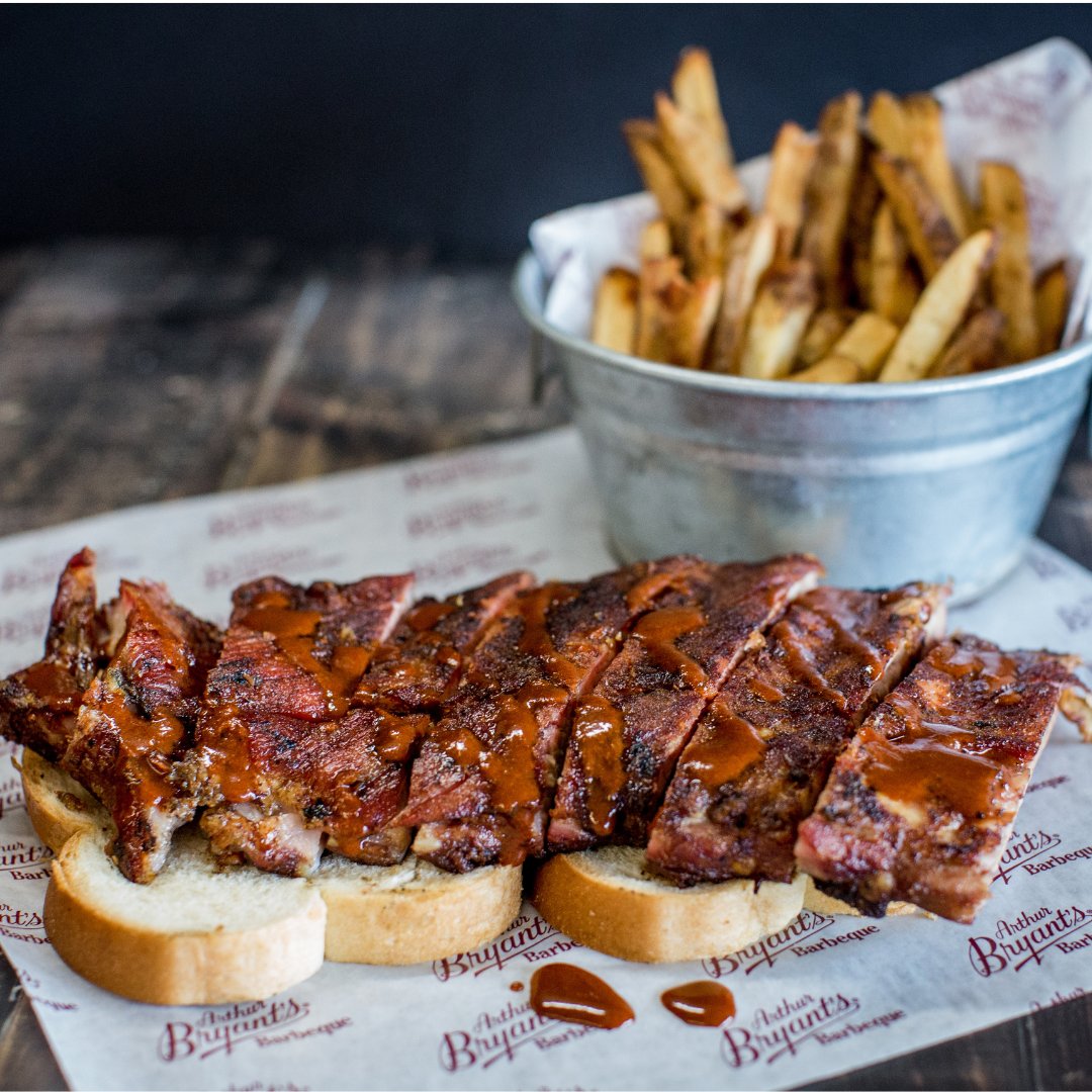 ArthurBryantsKC's tweet photo. And on the eighth day… well, that's how we imagine ribs being created!
#ABsPickoftheWeek #ArthurBryantsBarbeque #babybackribs
https://t.co/RQ56lUBLvr https://t.co/EjIvl1PZSL