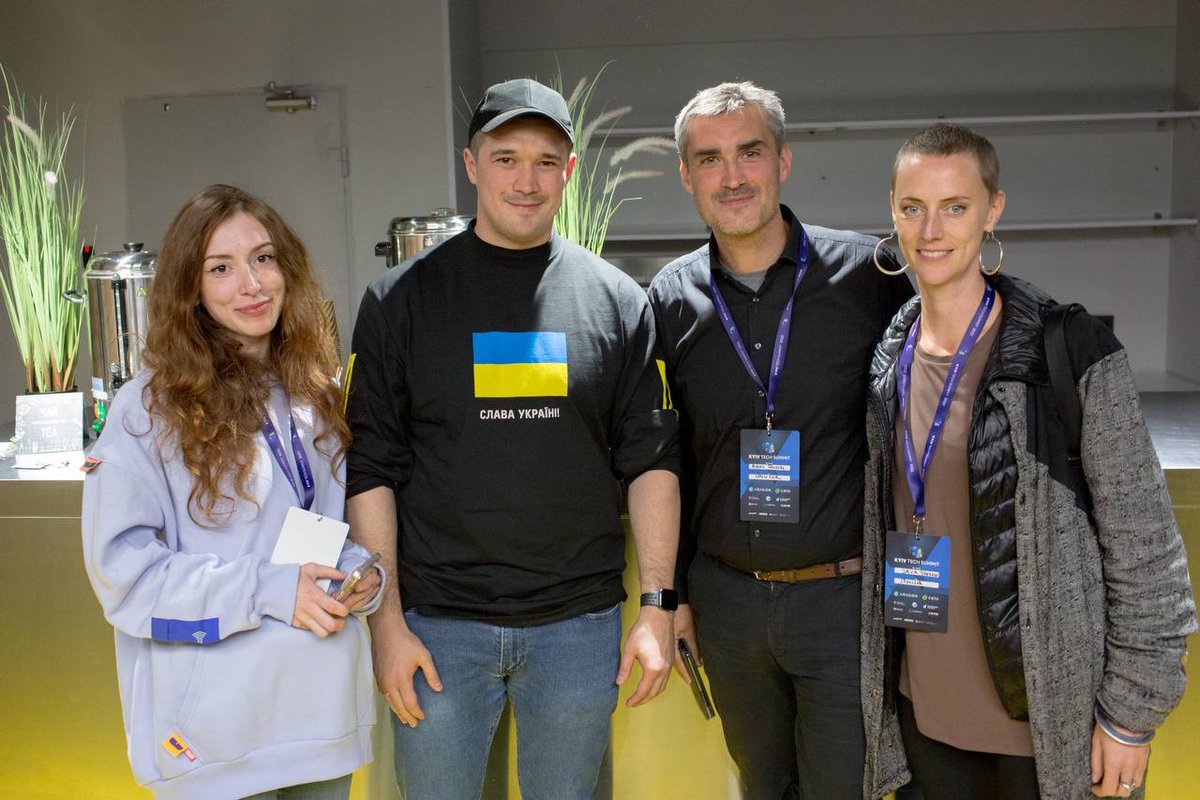 nym's tweet photo. What a week at @KyivTechSummit! Nym's @jayapapaya & @alexis_roussel traveled to Kyiv as sponsors, speakers and to support our Ukrainian friends.
Honoured to meet Vice Prime Minister @FedorovMykhailo along with @VitalikButerin, the hacker teams, @cryptodrftng + all organisers. https://t.co/zDuO5P8Yef