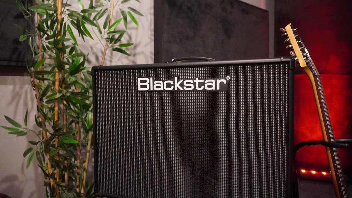 Cross Lounge ta yeni gitar amfilerimizden biride  <a href="/blackstaramps/">Blackstar Amps</a>  olacak.
Sound u fazlasıyla yaşayabilceğiniz  bir stüdyo deneyimi için.
Pek yakında..,
#crossstüdyoları #crosslounge #recording #recordingstudio #livemusic #studio #blackstar #guitar #gitarist #akustik