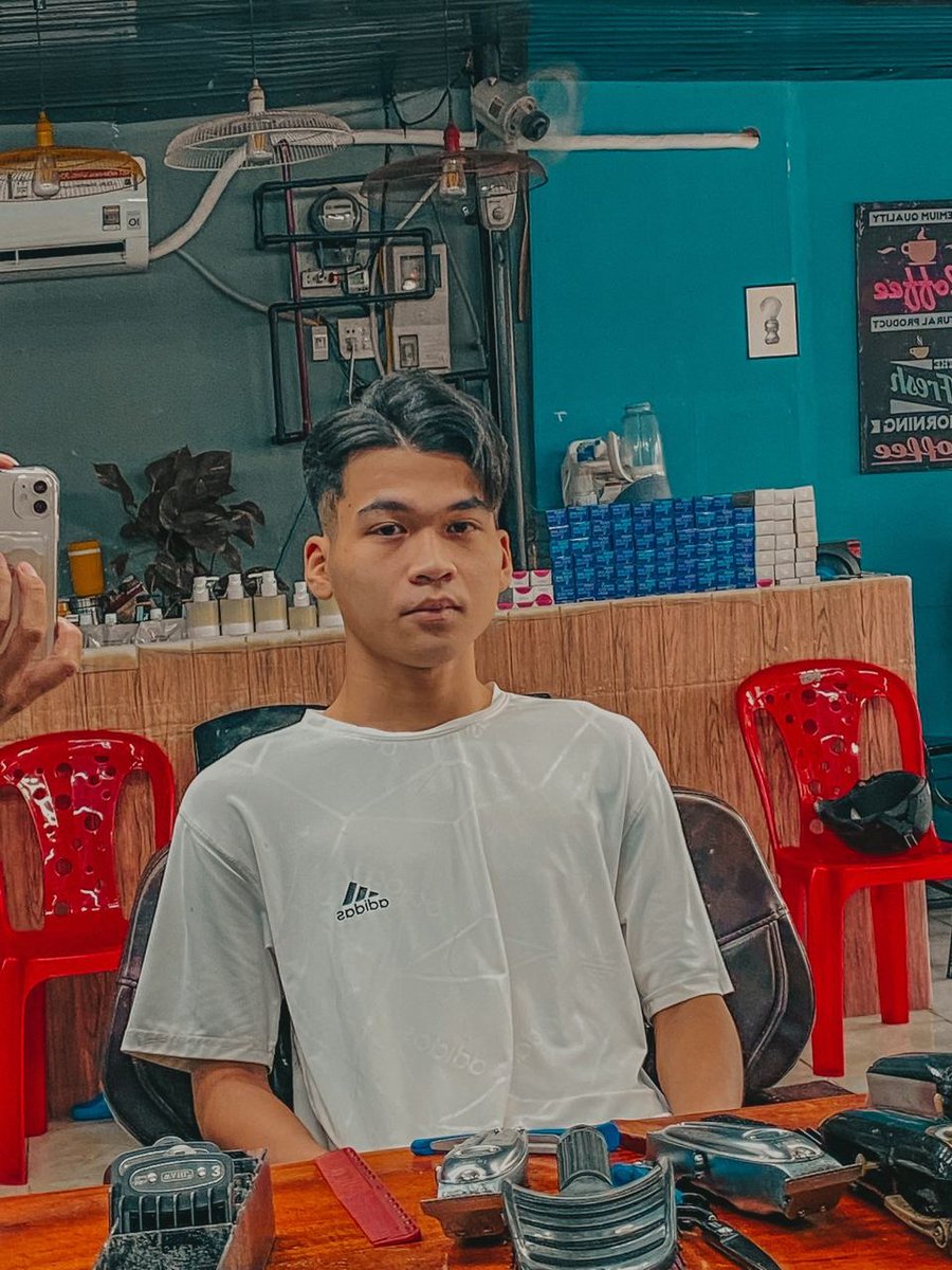 mbbg_vn's tweet photo. Thanh Kiệt U18 tại Cần Thơ
Chiều cao 1m74, nặng 63kg
Công việc: sinh viên
Mong muốn chu cấp: 1-2tr
#phicong #phi_cong_tre #phi_cong https://t.co/MI99oerKzs