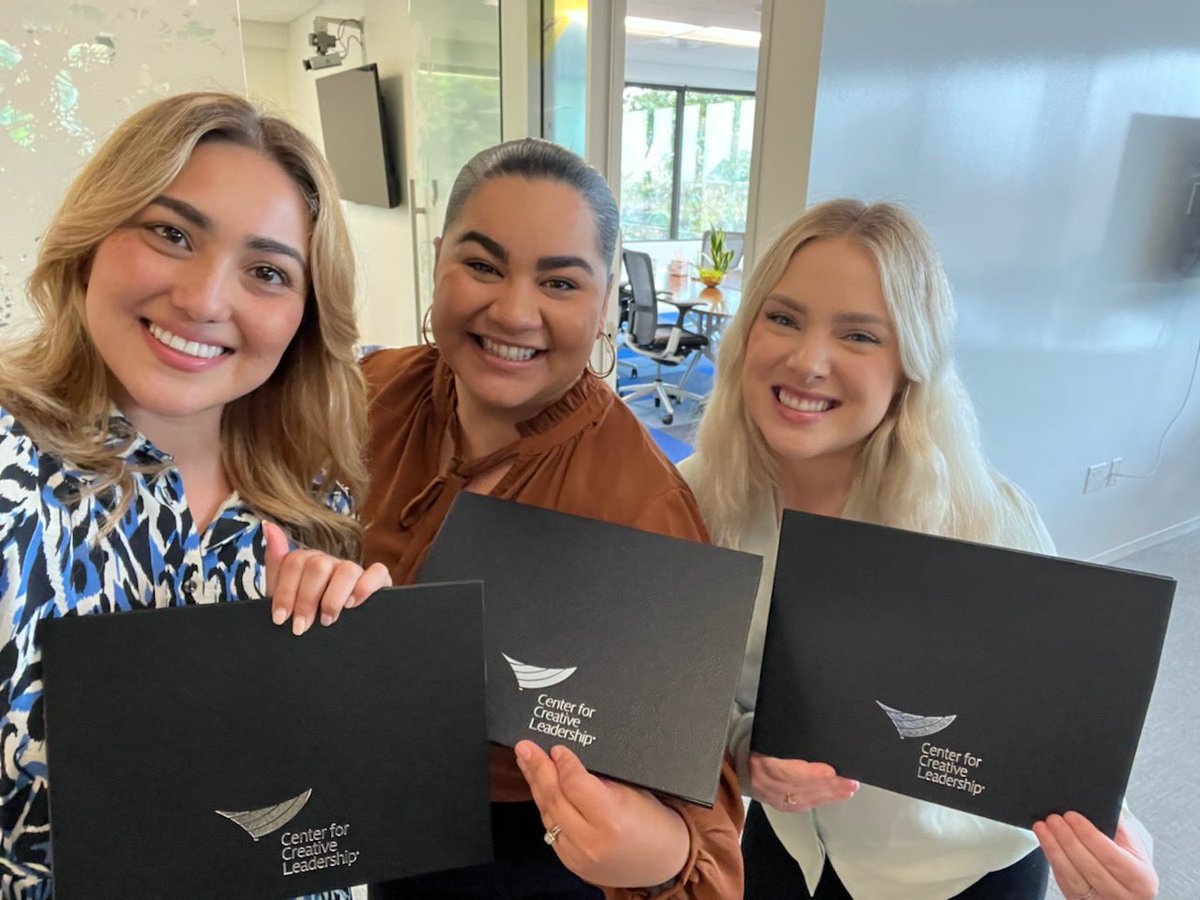 CandelaDelucchi's tweet photo. I graduated from @MANAdeSanDiego’s Latina Success Leadership Program this weekend!

The program addresses the issue of under-representation of Latinas in leadership roles through a series of professional and personal growth sessions.

Changing the data starts with us—adelante! 💗 https://t.co/Vp5jnxr9T3