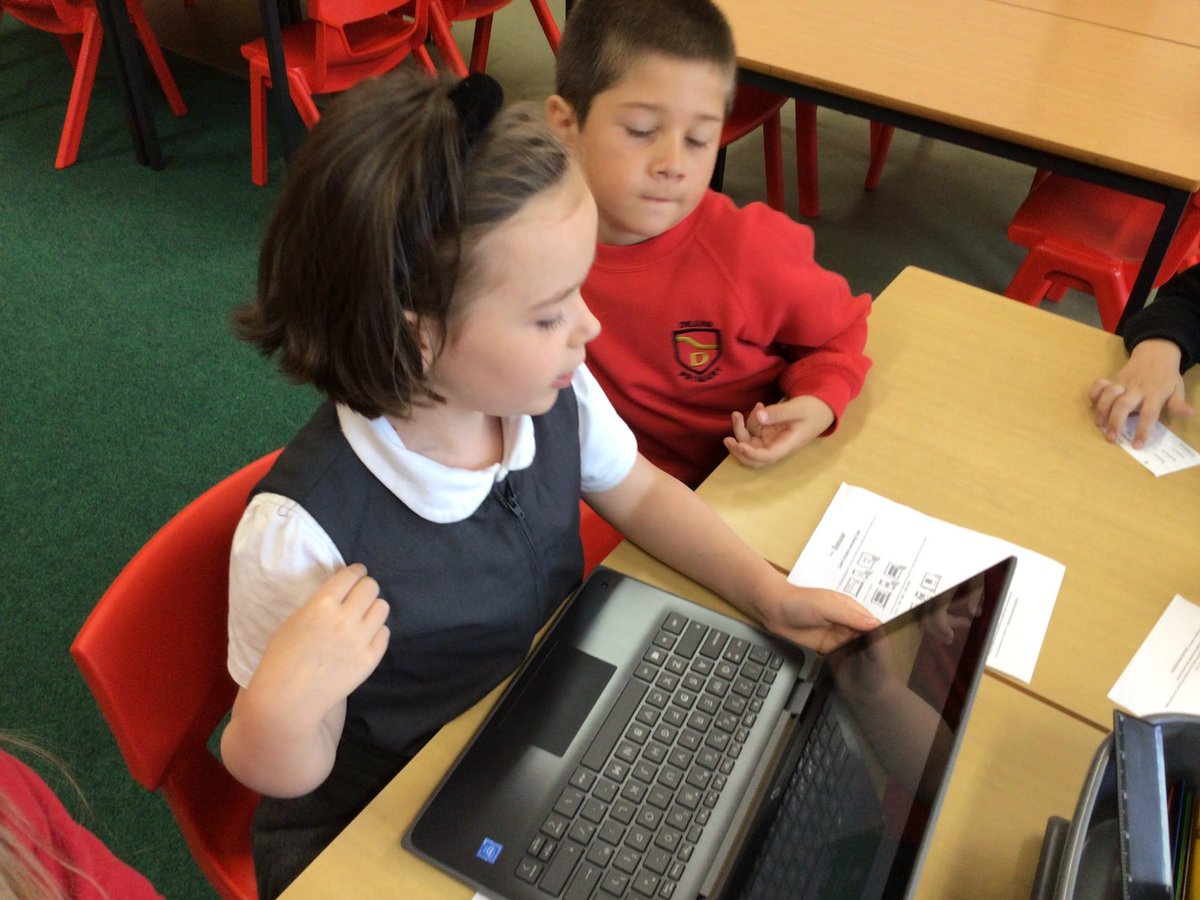Mrs_B_ICT's tweet photo. P3 are practising their spelling words on Seesaw. It is fun but it is hard too. #digitaldeans #seesaw @DeansPrimary @MrsDuranoP3 https://t.co/GYUyc8VCQE