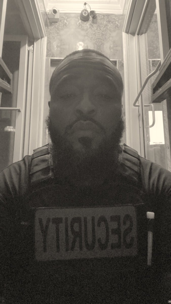 Apollo_SteEZ's tweet photo. Top flight of the world Craig #SecuritySecurity 💪🏽🦍🐻💯 #🅱️ig🅱️awdyGawdz #BigDude https://t.co/iS2Vkwyf0d