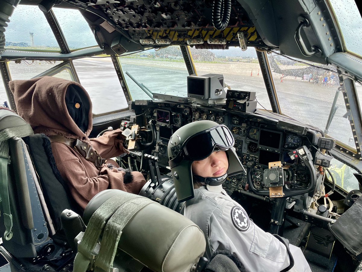 501stFirstState's tweet photo. Thank you to the Delaware Air National Guard for inviting us out to your Family Day. IS-24570 had her hands full trying to keep DZ-11155 from scavenging everything in sight, but a good time was had by all.
#501stLegion #FirstStateGarrison #KraytClanDetachment #ACD https://t.co/Rr8fdl9MW2