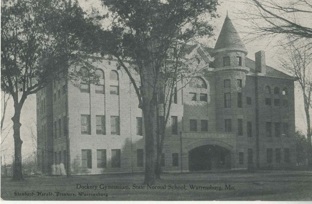SHSofMo's tweet photo. #DailyPostcard: Dockery Gymnasium, State Normal School, Warrensburg. [Missouri Postcard Collection #P0032] #CollectionSpotlight 🔦
 
🔀 See another random postcard: https://t.co/xtgBLBoHn6
🔎 View them all: https://t.co/EZMlvLxXZH
📣 Share what you find! https://t.co/pnsmOtR4cg