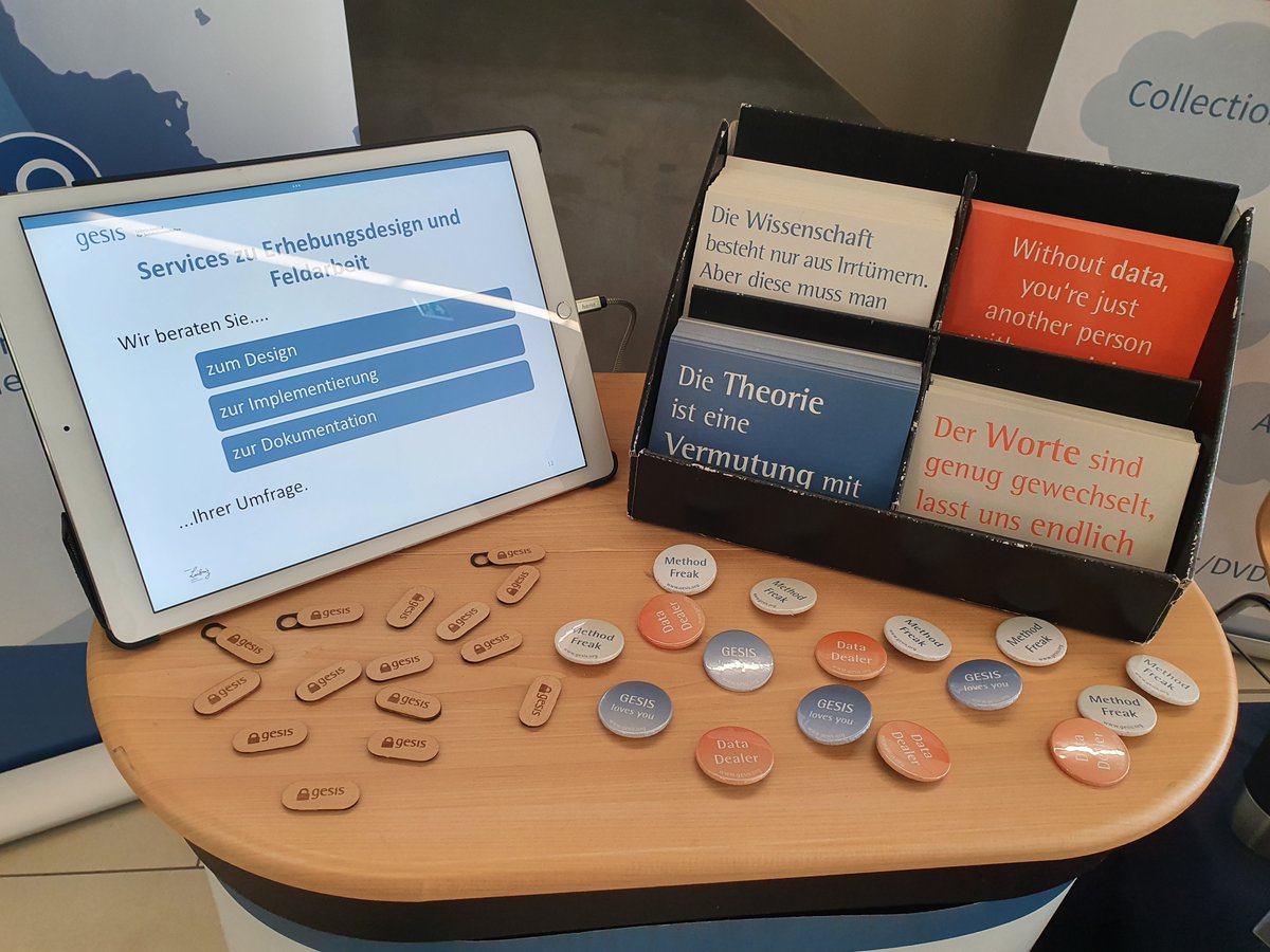 gesis_org's tweet photo. GESIS auf dem #DGPSKongress in #Hildesheim! Kommt vorbei und besucht unseren Stand, wir freuen uns über jeden Besuch! Morgen laden wir ein zu "#Potentiale für die #Psychologie". 13.9., 16.30, GESIS-Stand NO-2, neben der Rezeption. Sogar mit Sekt und Brezeln 🍾🥨 https://t.co/9xMFmGK2to