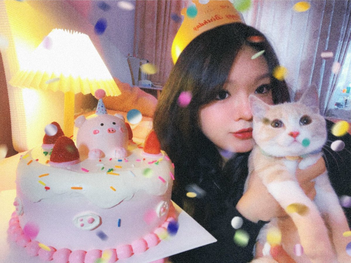 Cx98199's tweet photo. 生日快乐 https://t.co/tEIGachpwV