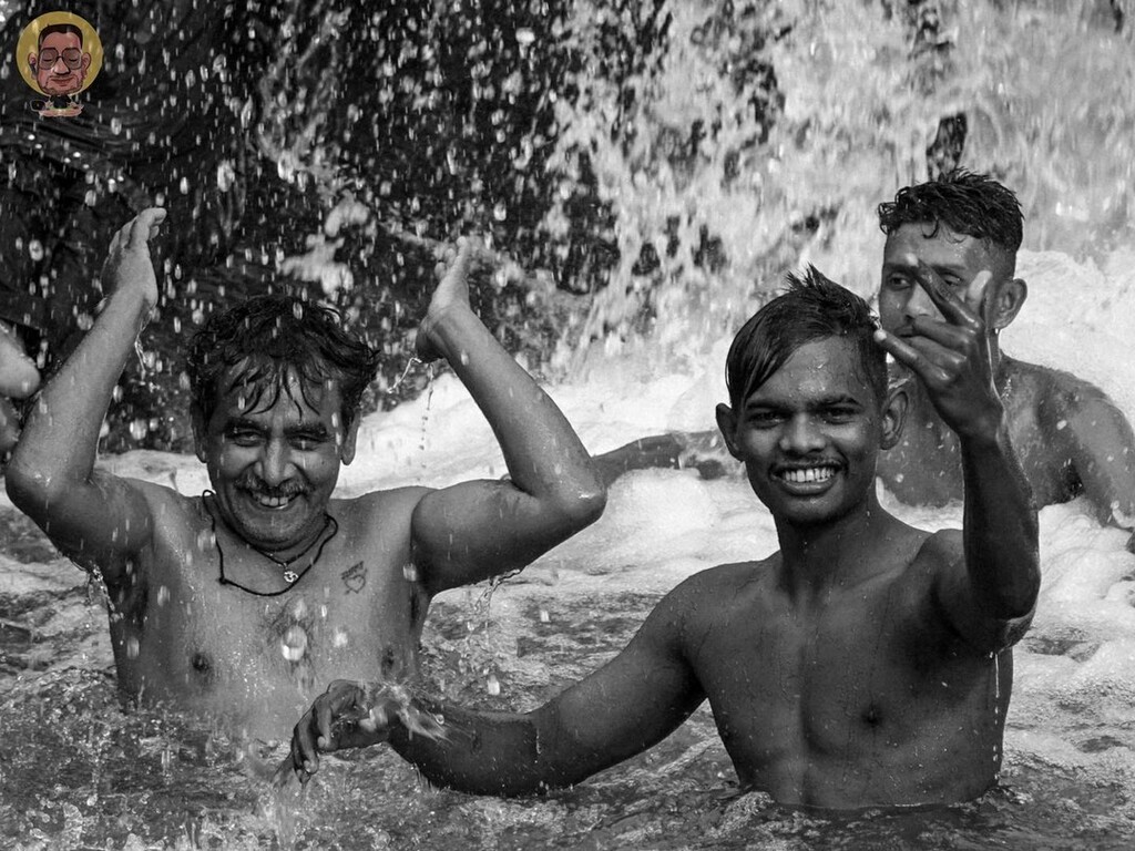 yathaasarvam's tweet photo. At Kotdwar some kids were playing in water and they were very happy to get clicked.
#yathaasarvam #pic #pics #picture #pictures #photo #photos #photography #photooftheday #picoftheday #shotonsony #sony #sonyalpha #shotonsonyalpha #landsdowne #water #india #waterfall #waterfa… https://t.co/52Whl4gxP4