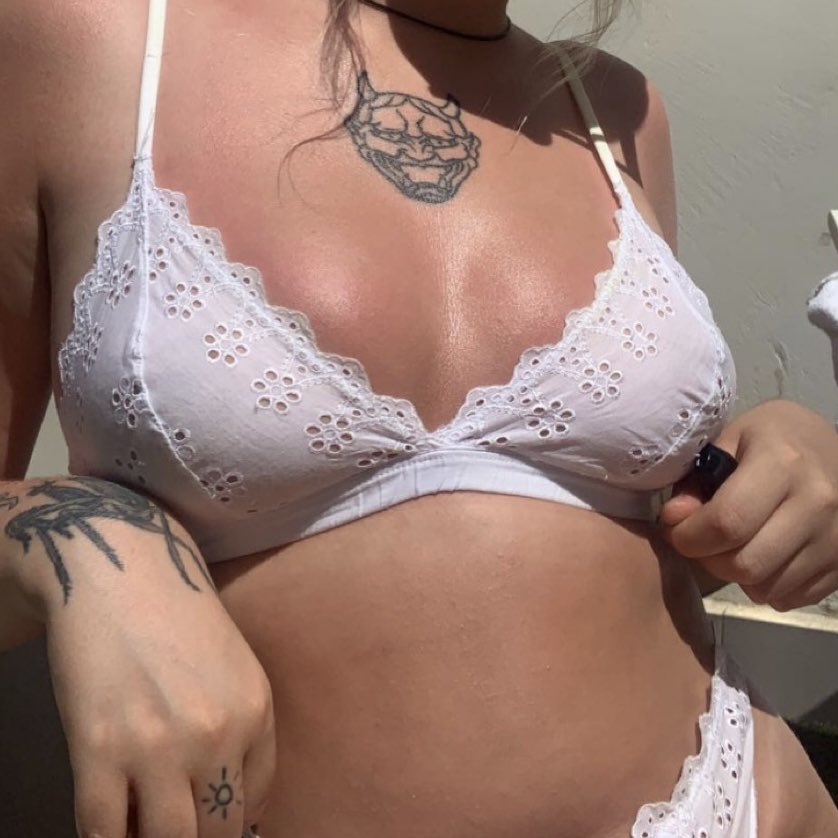 M00dydevil's tweet photo. 59 more followers and I’ll announce the give away winner :-) #nsfw #nsfwtw https://t.co/HW0wjpLxiF
