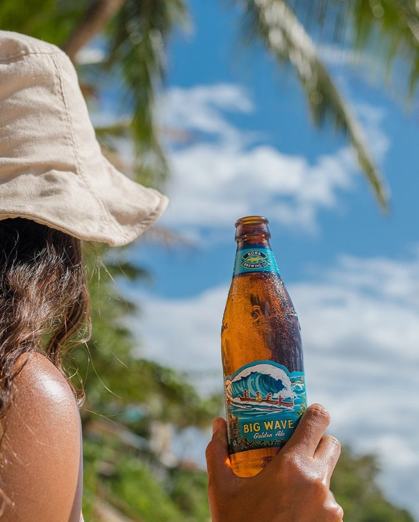 mo_eagle's tweet photo. If you've got sun on your shoulders, and @KonaBrewingCo Big Wave in one hand, then you're definitely living #OneLifeRight!
#konabrewing #liquidaloha #bigwave #vacationvibes #beachvibes https://t.co/UvDgfPoo74