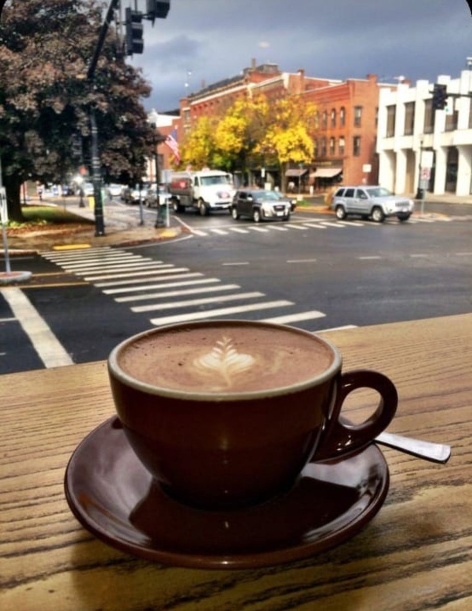 Don't try to run away from Monday, conquer it with a cup of coffee.
#Coffee #CoffeeTime #mondaythoughts