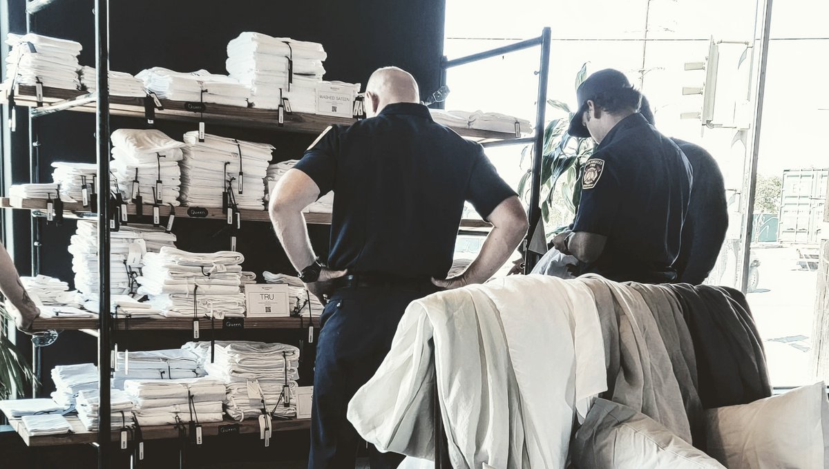 MATTEOLLC's tweet photo. First Responder Month, September 2022 🇺🇸⁠
⁠
Use promo code HERO30 for 30% off and a free gift.🛏️⁠
⁠
Check our profile or DM us. ✨⁠
⁠
#Matteo #losangeles #firstrespondersappreciation #firefighter #police #sheriffs #doctors #nurses #caregivers #EMT #socialworkers #911 #rest https://t.co/kVWKtYApAh
