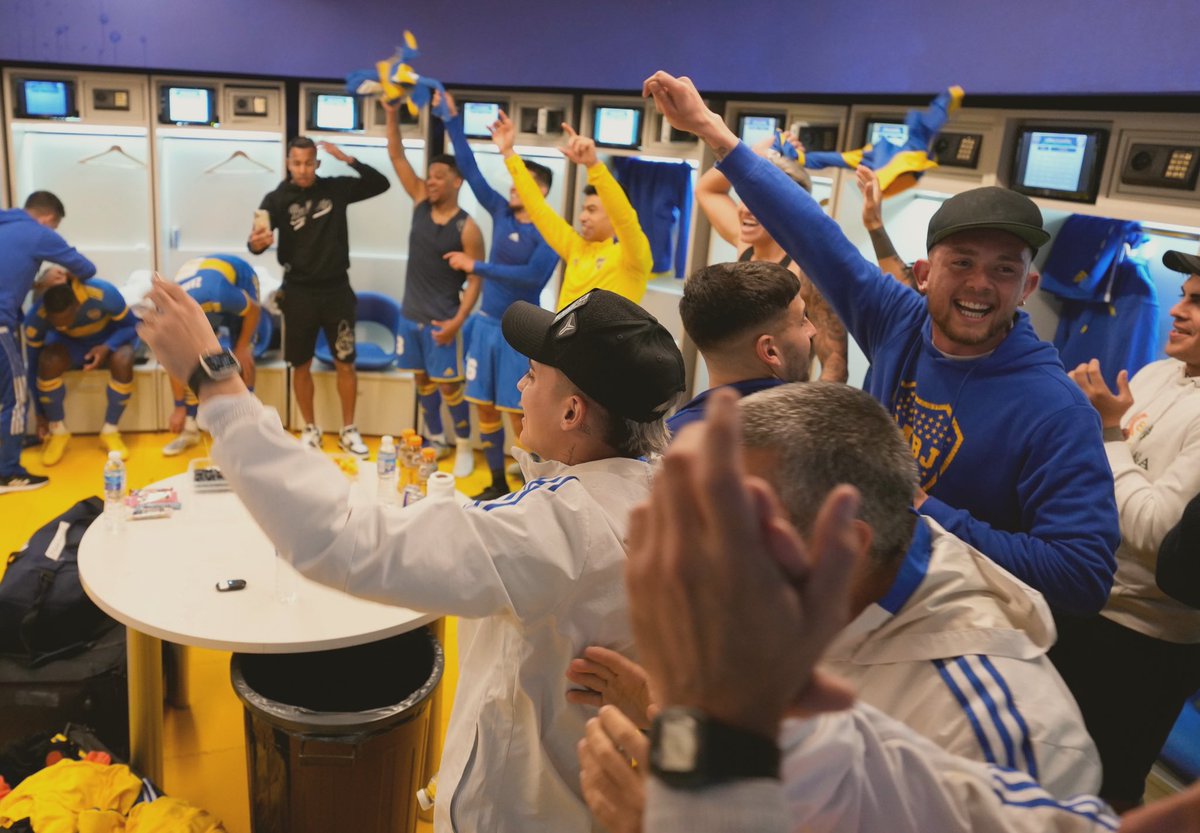 BocaJrsOficial's tweet photo. ¿Grande? Uno solo 😉

A lo Boca se vive mejor 💙💛💙 https://t.co/TJouMkC17D