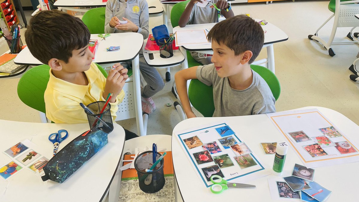 HeritagePrimary's tweet photo. Today, the happiest students of the school were the students from 3-E , because they finally had their favorite subject - #Science. https://t.co/DKAT4XRLhr