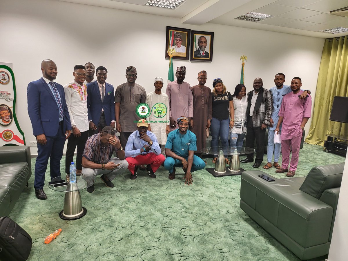 GBAJALNT2025's tweet photo. At our strategic weekly meeting to foster supports for @officialABAT
The #Gbaja4Asiwaju project Team is working assiduously to promote and provide necessary supports to ensure the Presidency of Asiwaju Bola Ahmed Tinubu | Asiwaju Bola Ahmed Tinubu
#Gbaja4Asiwaju #GPVN https://t.co/Df4A8ahVoJ