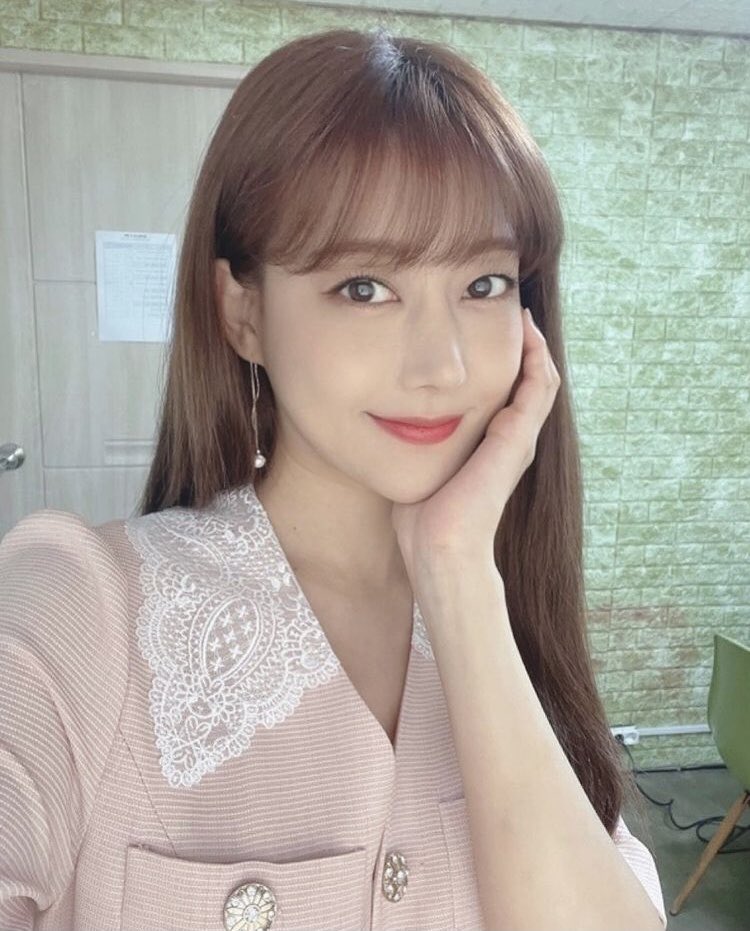 kazumajun's tweet photo. 明日9月13日はRainbowのスンアさんのお誕生日です🌈💕🎉

#레인보우 #Rainbow #오승아 #スンア #HappySeungADay

@Seunga0913 https://t.co/0qTSqQQfN5