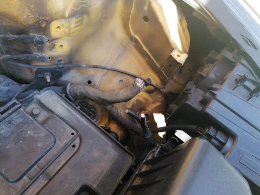 NuevoTiempoCue's tweet photo. 🟠#ATENCIÓN
La madrugada de este lunes 12 de septiembre un taxi fue desmantelado, en la ciudadela #CasaParaTodos #Cuenca, los delincuentes se llevaron accesorios del motor y la batería.
📷cortesía https://t.co/pFmZhdv32m