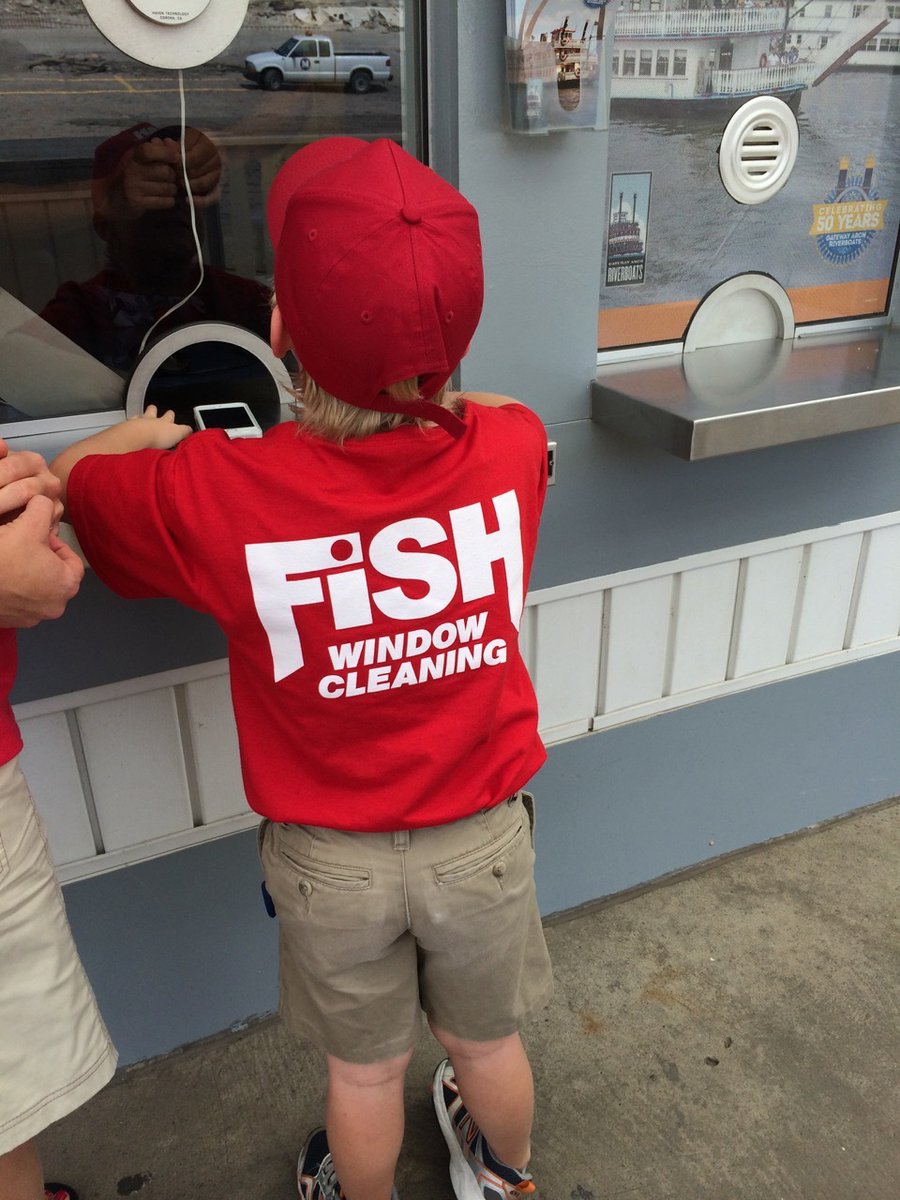fishwindowclean's tweet photo. Just a kid reppin' his favorite window cleaning team. πͺ #FutureWindowCleaner https://t.co/ygC7HFW5Qv