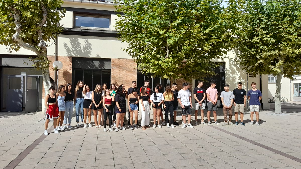 UVic_FEC's tweet photo. 😊Donem ja el curs per inagurat amb la presentació i benvinguda del nou alumnat dels graus de #PIRP i #MCE!
😎La #FEC es posa en marxa! https://t.co/pFnSYQFVwN