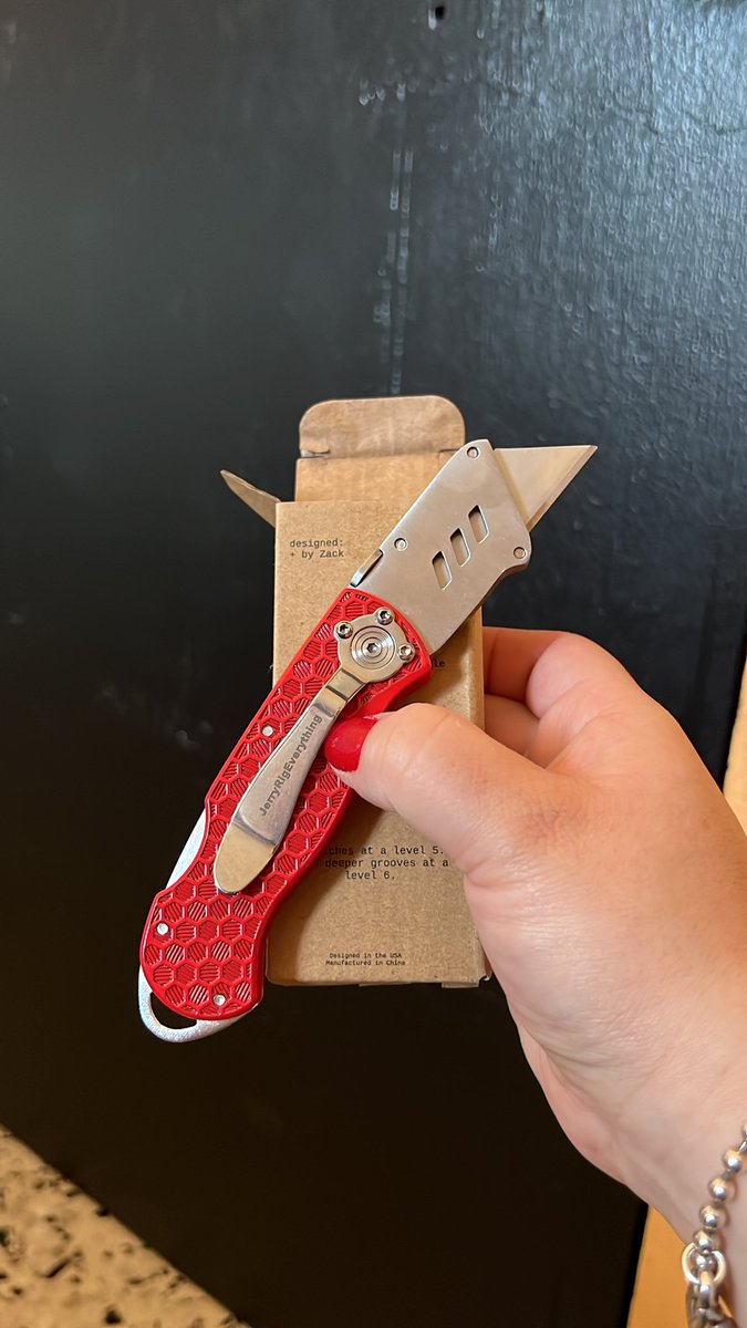 JerryRigEverything on Twitter "I gotta start coordinating my nails