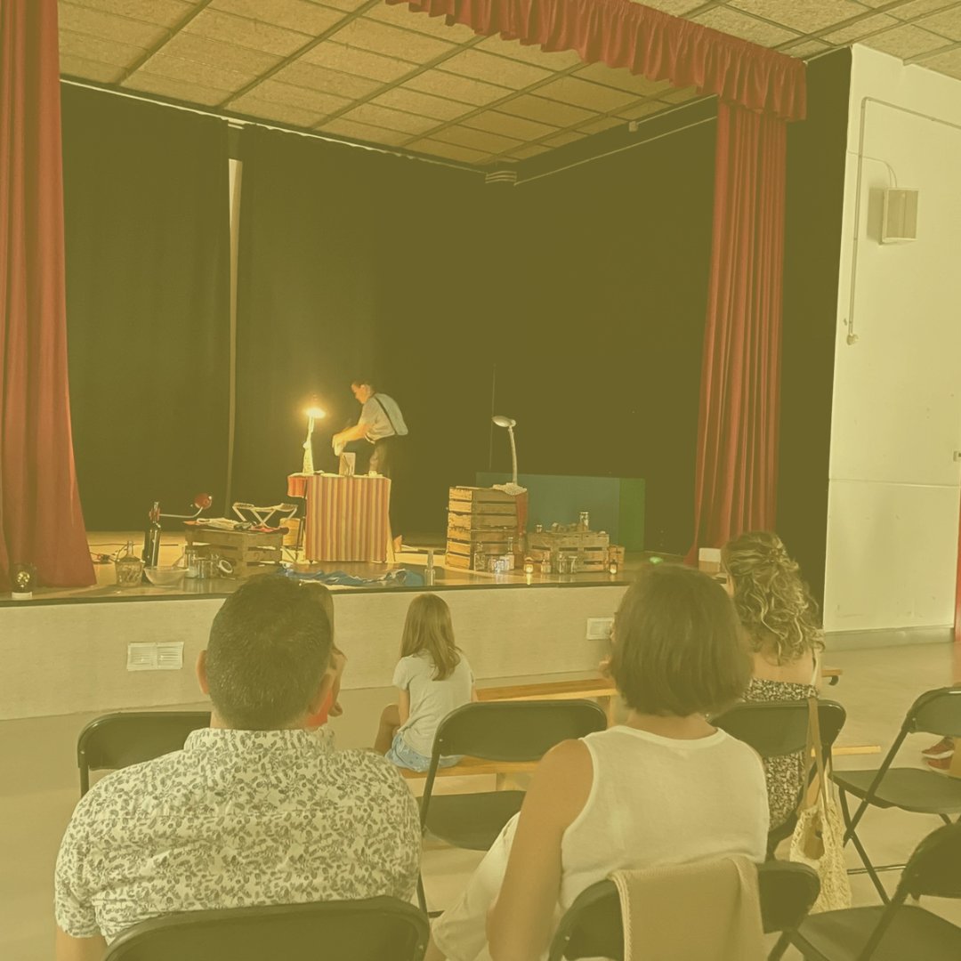 ERC_Vilanova's tweet photo. Imatges de la representació de "El Pescador d'Ampolles" d'aquest diumenge a l'Escola Marta Mata.
Moltes gràcies a totes i tots els assistents!
#ERCVilanova #Diada22 #VilanovadelCamí #teatre #ERC https://t.co/IcFhe1uzwF