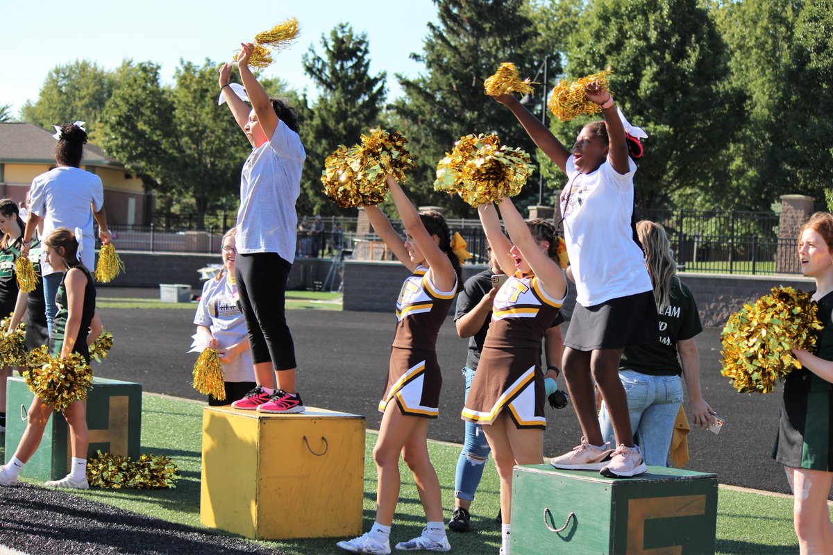 zeelandschools's tweet photo. On Friday, ZE/ZW football programs &amp; cheerleaders joined with the zLinks to hold the annual EMPOWER! event for middle and high school students. It was a beautiful and hot afternoon for some sizzling competition. #ZPSLearningforLife https://t.co/T7RC7TTAZz