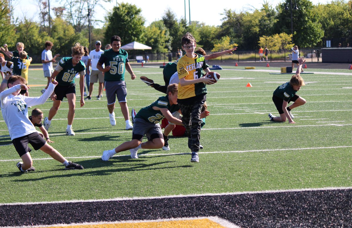 zeelandschools's tweet photo. On Friday, ZE/ZW football programs &amp; cheerleaders joined with the zLinks to hold the annual EMPOWER! event for middle and high school students. It was a beautiful and hot afternoon for some sizzling competition. #ZPSLearningforLife https://t.co/T7RC7TTAZz